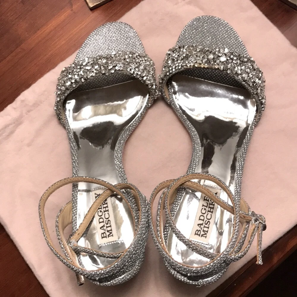 ❗️LAST CHANCE- BADGLEY MISCHKA Crystal Embellished Evening Shoes - Picture 9 of 14